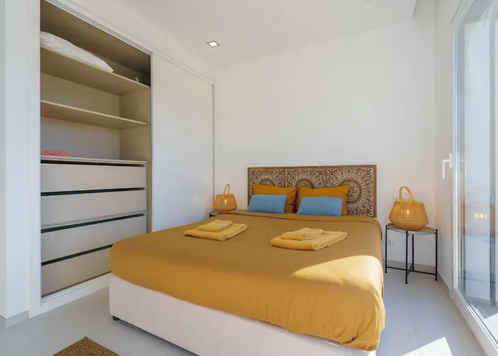 And Friends With Ocean View Villa *