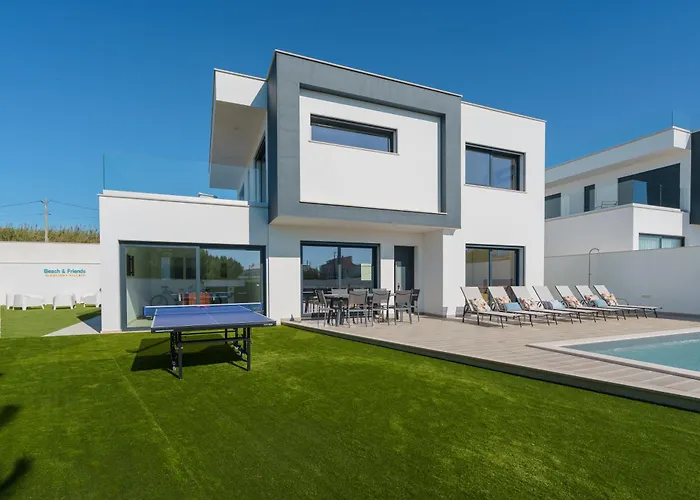 And Friends With Ocean View Lourinhã