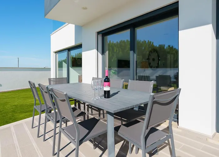 And Friends With Ocean View * 劳林哈