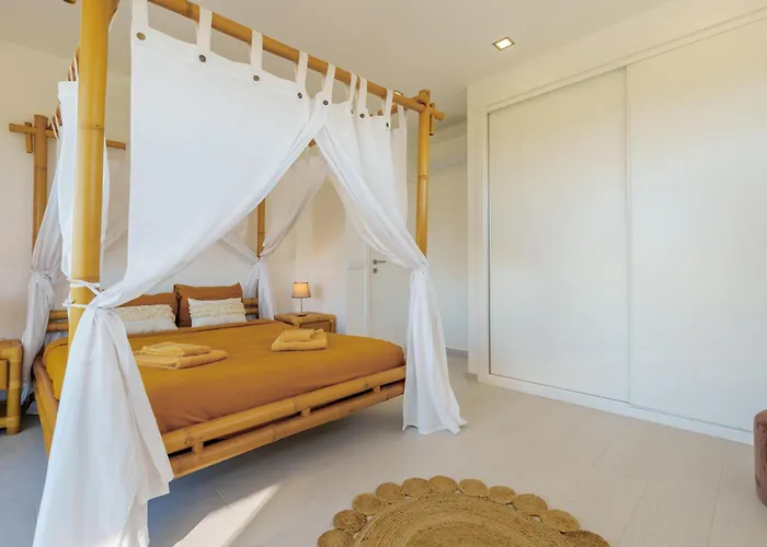 And Friends With Ocean View Villa *